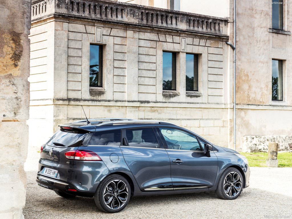 Yenilenen Clio Türkiye'de satışa sunuldu