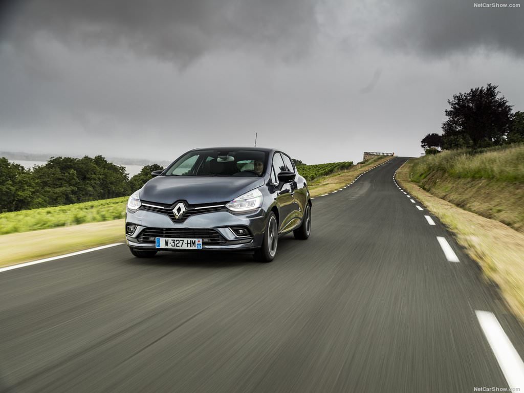 Yenilenen Clio Türkiye'de satışa sunuldu