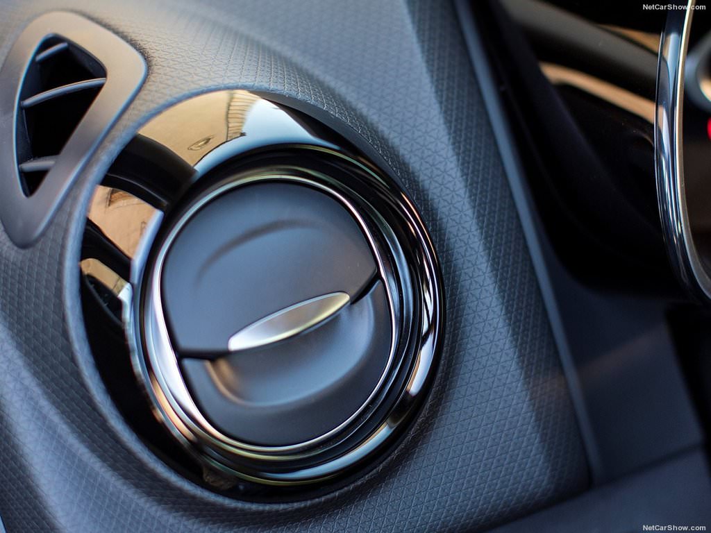 Yenilenen Clio Türkiye'de satışa sunuldu