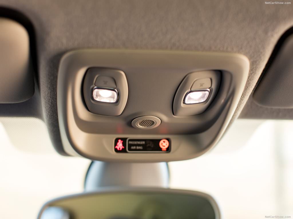 Yenilenen Clio Türkiye'de satışa sunuldu