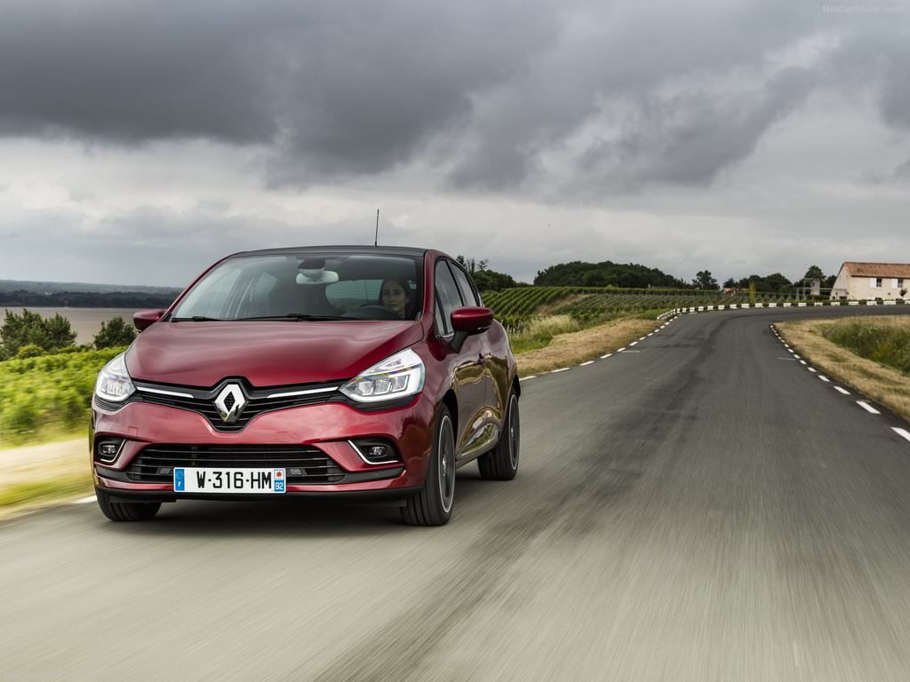 Yenilenen Clio Türkiye'de satışa sunuldu