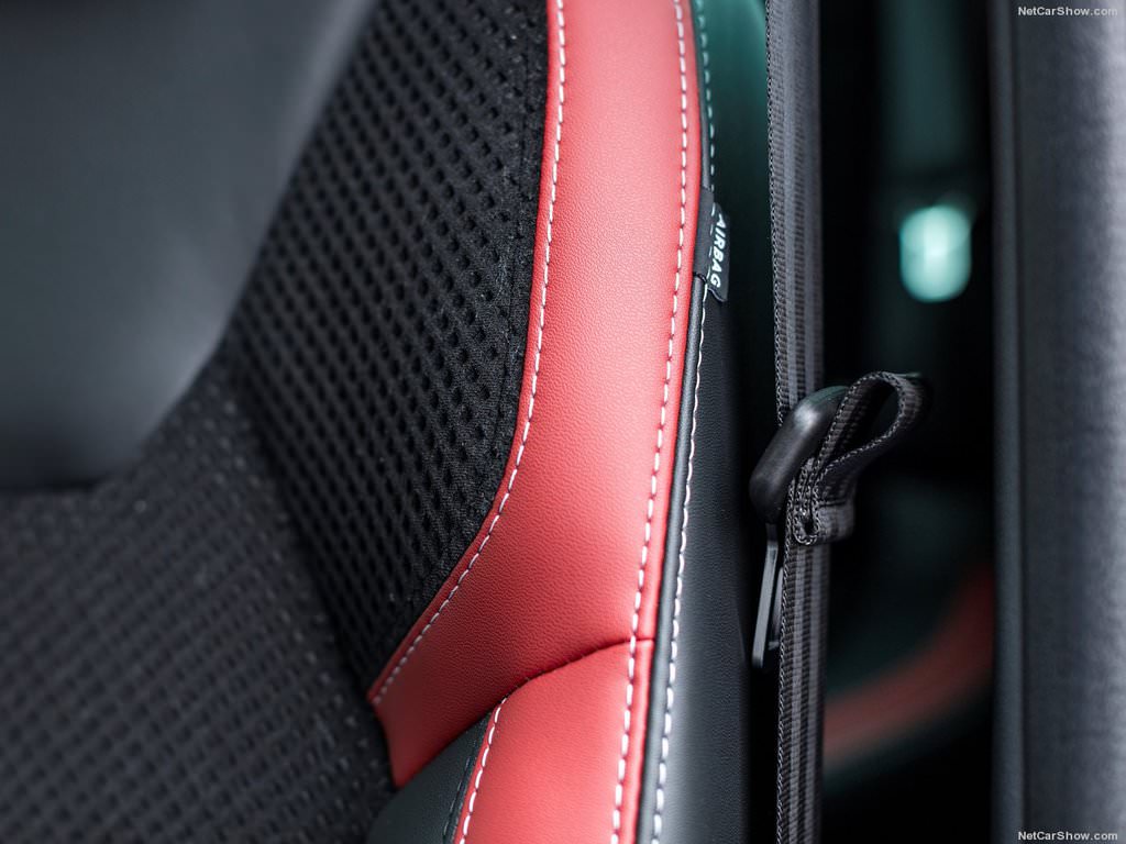 Yenilenen Clio Türkiye'de satışa sunuldu