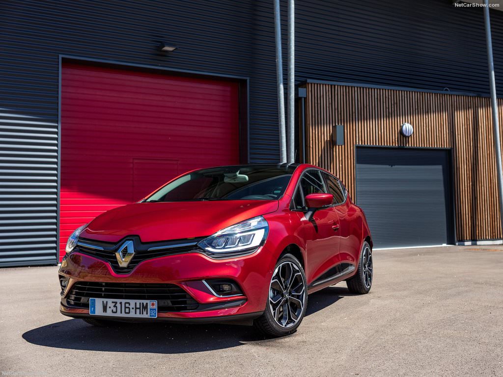 Yenilenen Clio Türkiye'de satışa sunuldu