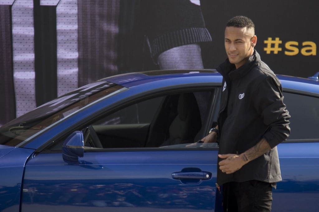  Audi’den Barcelona’lı futbolculara yeni otomobiller