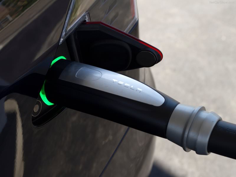 Tesla Supercharger'lar artık ücretli olacak