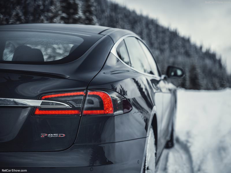 Tesla Supercharger'lar artık ücretli olacak