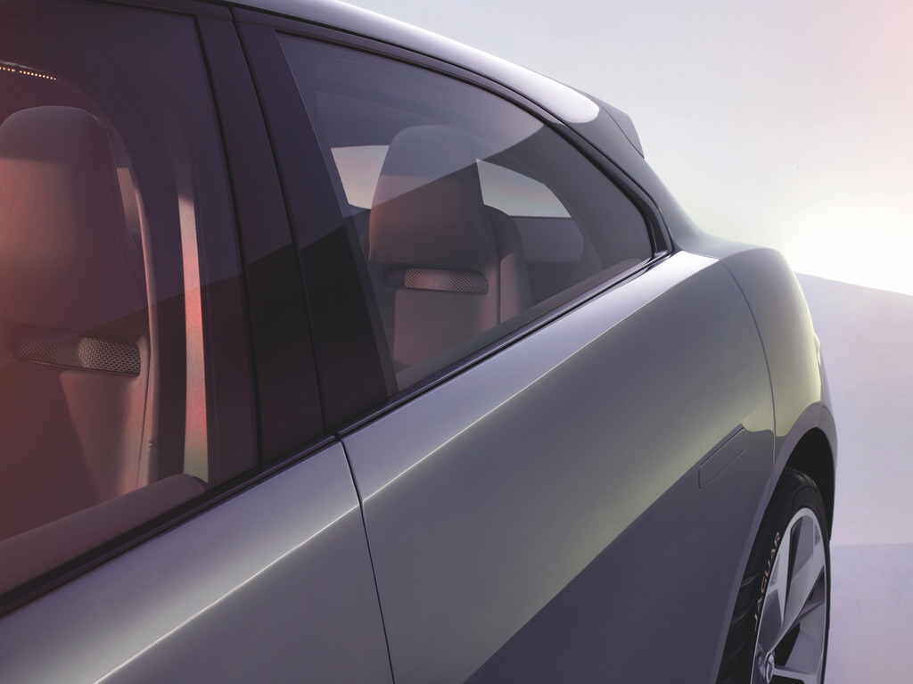 Jaguar’ın yeni elektrikli konsepti