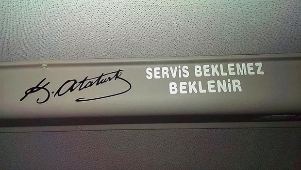 Araçlarına yazdıklarıyla fenomen oldular!