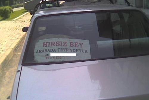 Araçlarına yazdıklarıyla fenomen oldular!