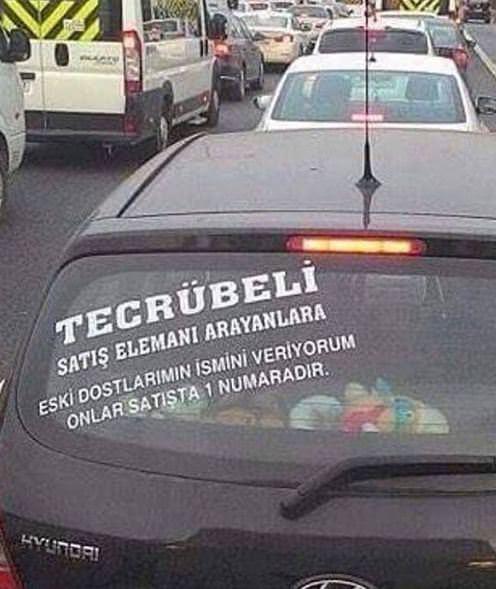 Araçlarına yazdıklarıyla fenomen oldular!