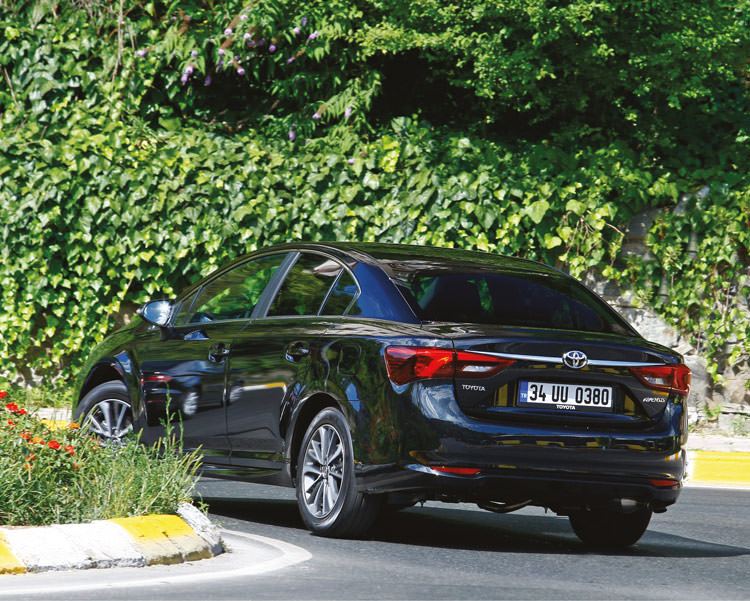 UZUN DÖNEM TESTİ · Toyota Avensis 1.6 D-4D