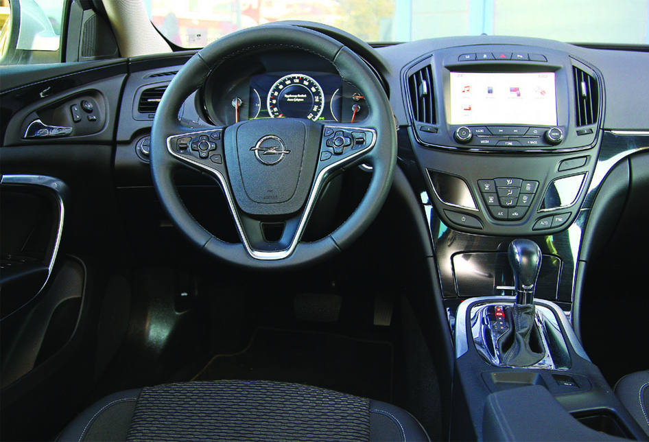 KARŞILAŞTIRMA · Opel Insignia, Renault Talisman, Skoda Superb