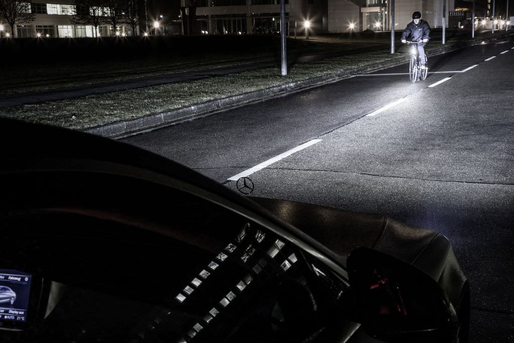 Mercedes’in yeni akıllı aydınlatma sistemi
