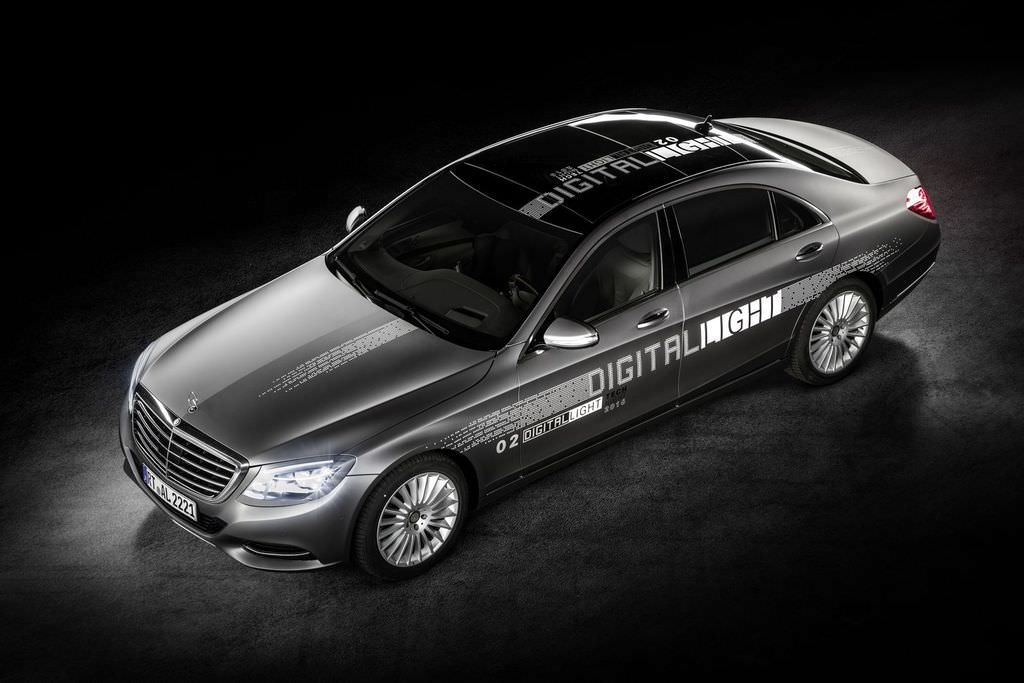 Mercedes’in yeni akıllı aydınlatma sistemi