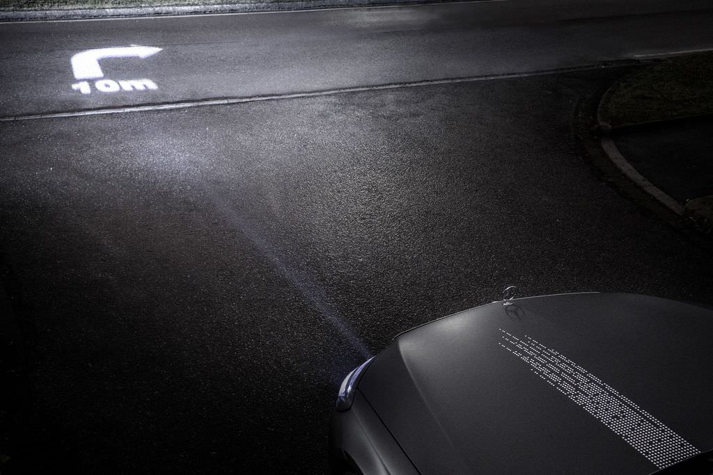 Mercedes’in yeni akıllı aydınlatma sistemi