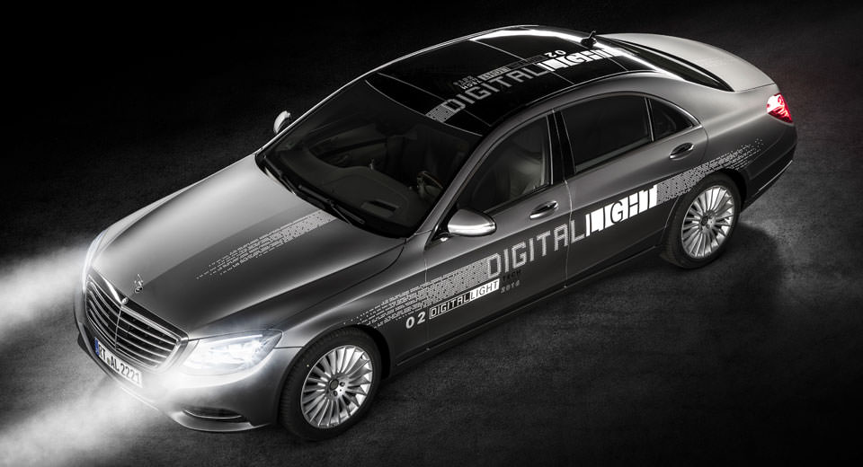 Mercedes’in yeni akıllı aydınlatma sistemi