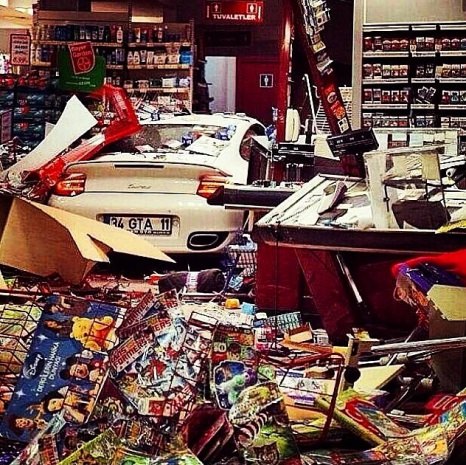 Türkiye'de denk gelebileceğiniz en ilginç ve dikkat çekici 19 plaka