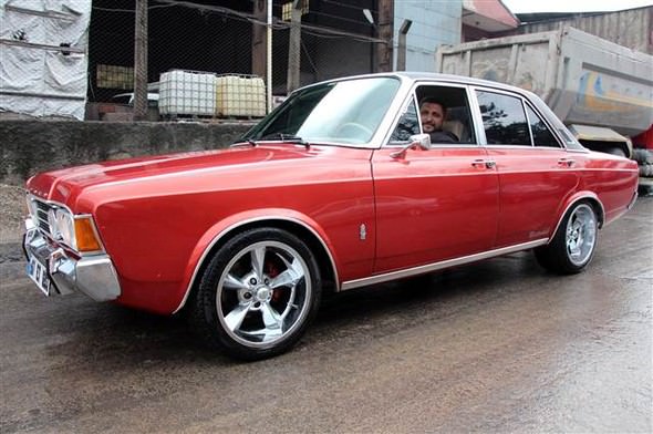 Babasından kalan hurda otomobili bu hale getirdi