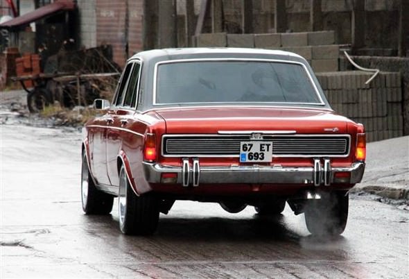 Babasından kalan hurda otomobili bu hale getirdi