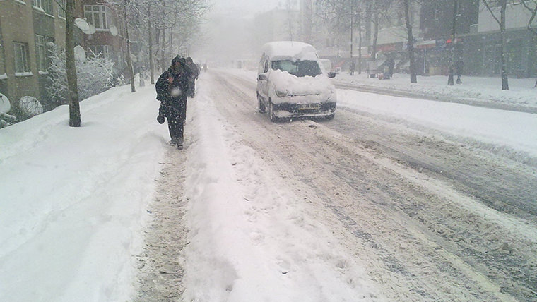 Kışın Otomobil Kullanma Teknikleri