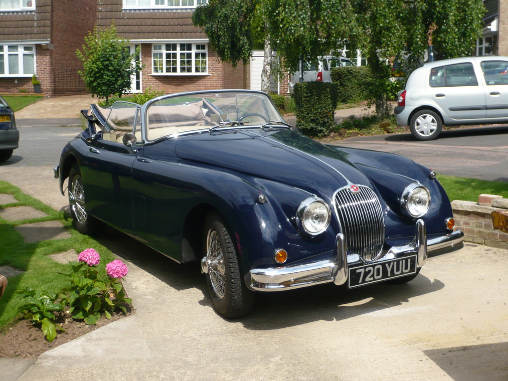 1960 model Jaguar XK150 Drophead Coupe satışta