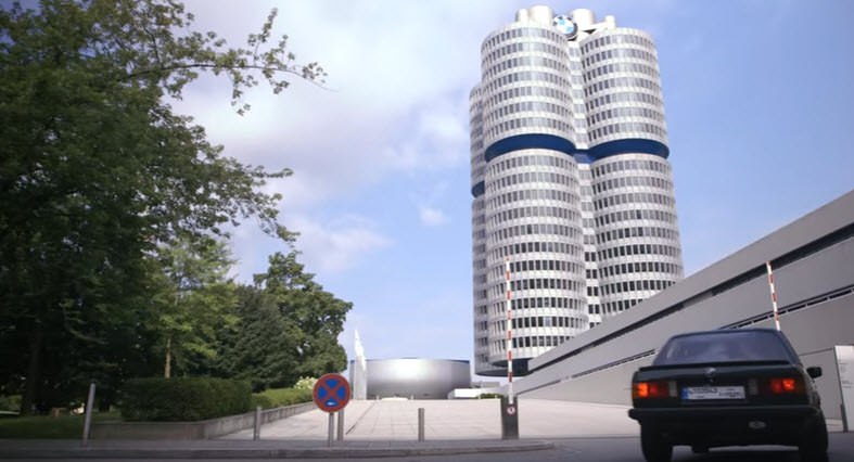 1986 model BMW’sini doğduğu yere götürdü