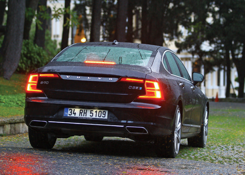 TEST ·Volvo S90 D5 AWD