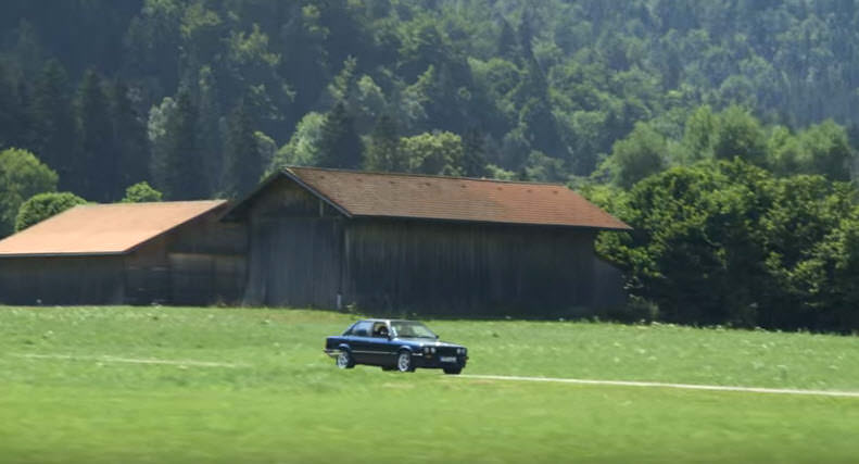 1986 model BMW’sini doğduğu yere götürdü