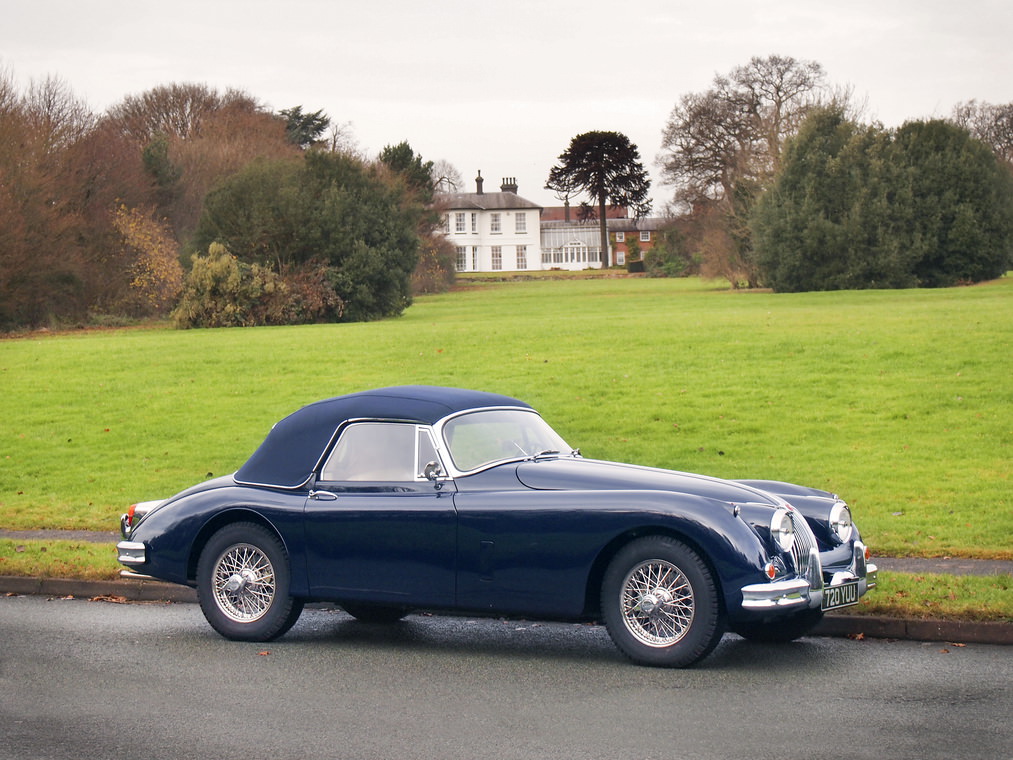 1960 model Jaguar XK150 Drophead Coupe satışta