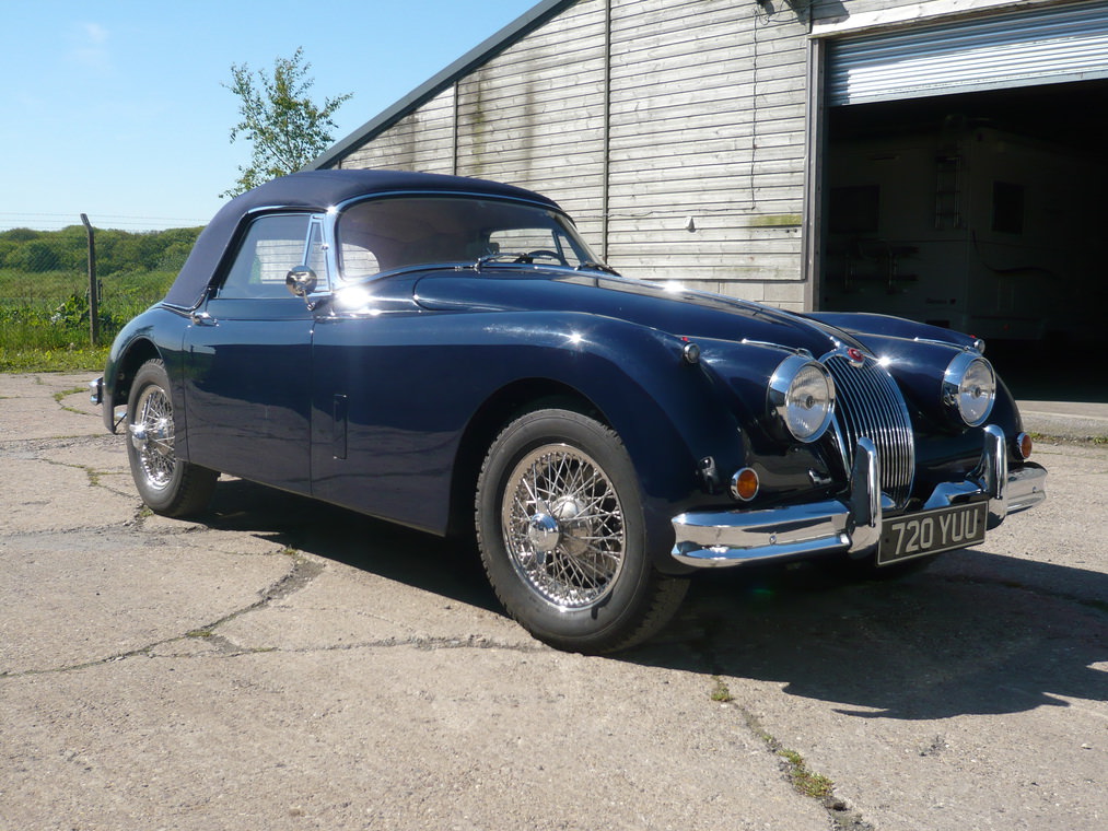 1960 model Jaguar XK150 Drophead Coupe satışta