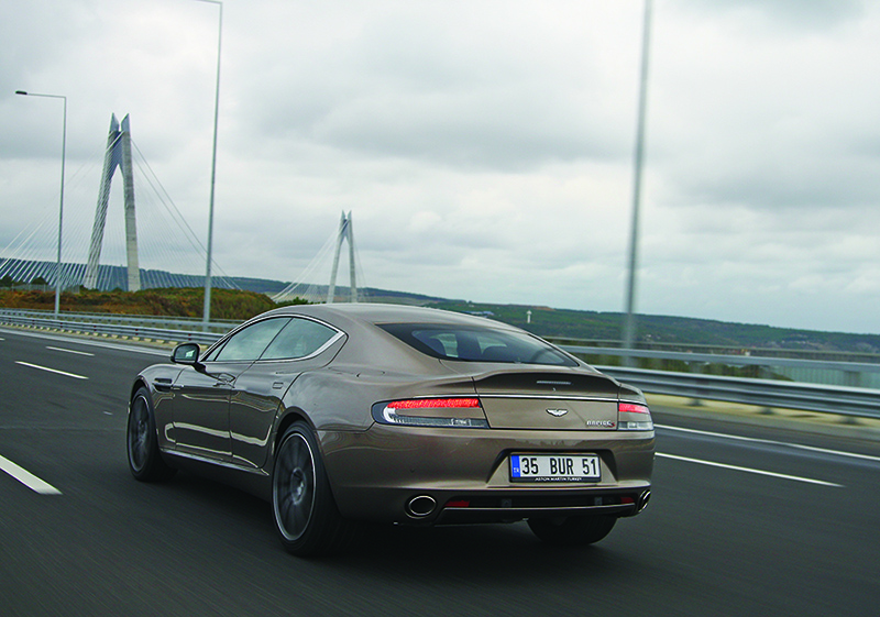 TEST · Aston Martin Rapide S