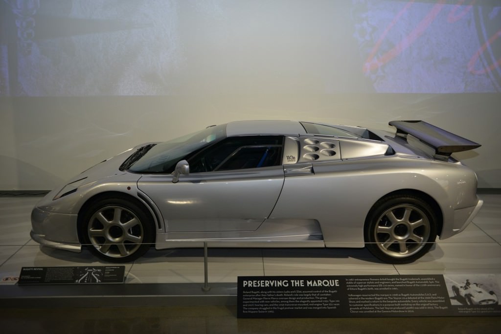 Bugatti otomobil sergisi Los Angeles'ta açıldı