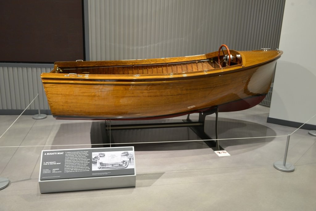 Bugatti otomobil sergisi Los Angeles'ta açıldı