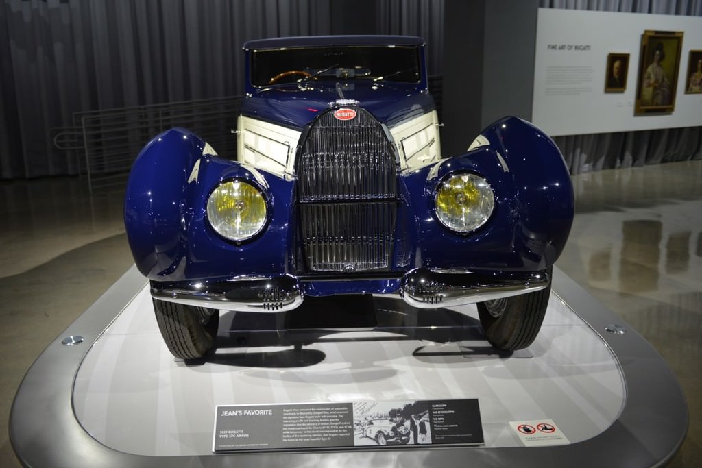 Bugatti otomobil sergisi Los Angeles'ta açıldı