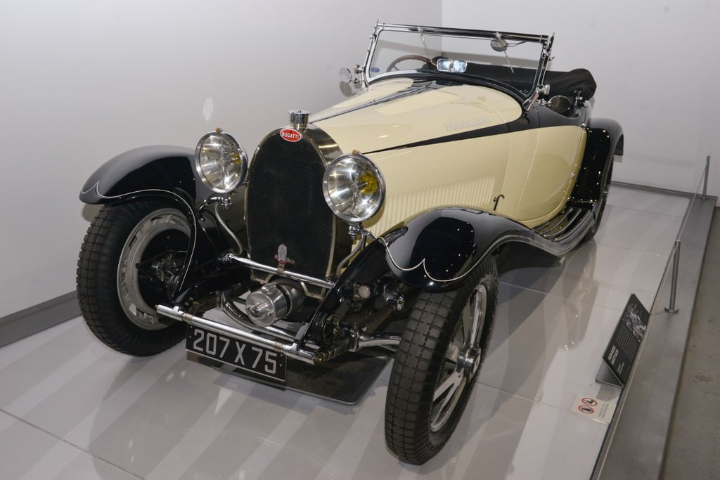 Bugatti otomobil sergisi Los Angeles'ta açıldı