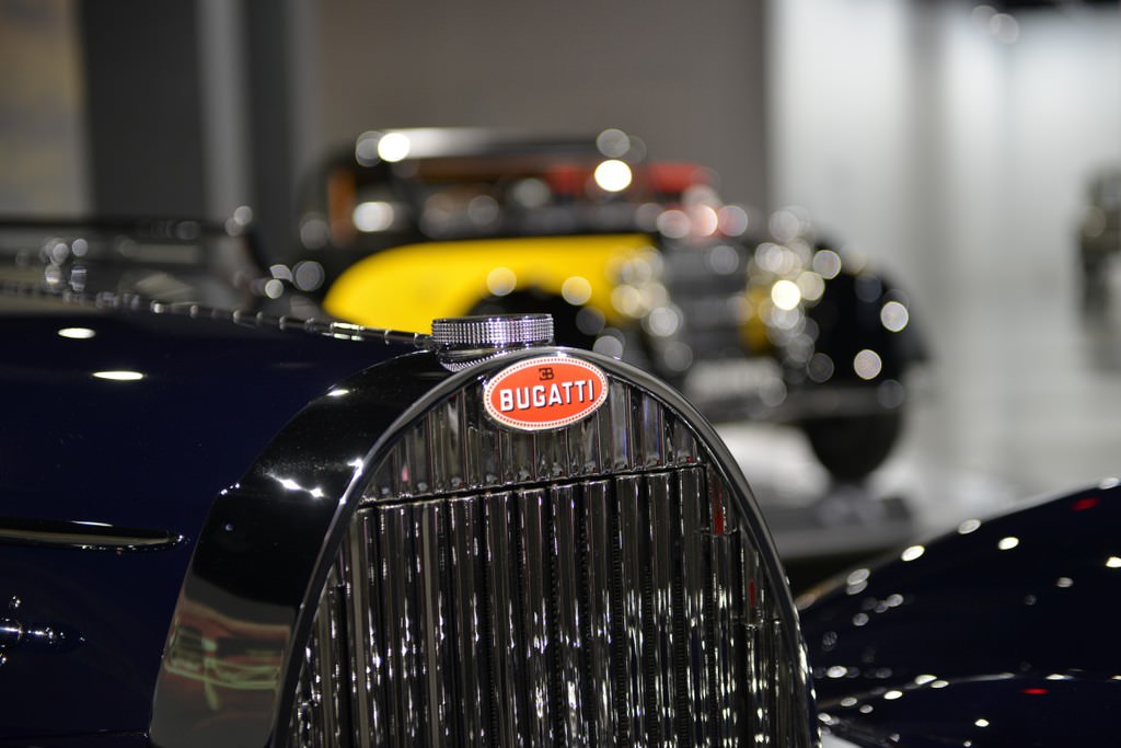 Bugatti otomobil sergisi Los Angeles'ta açıldı