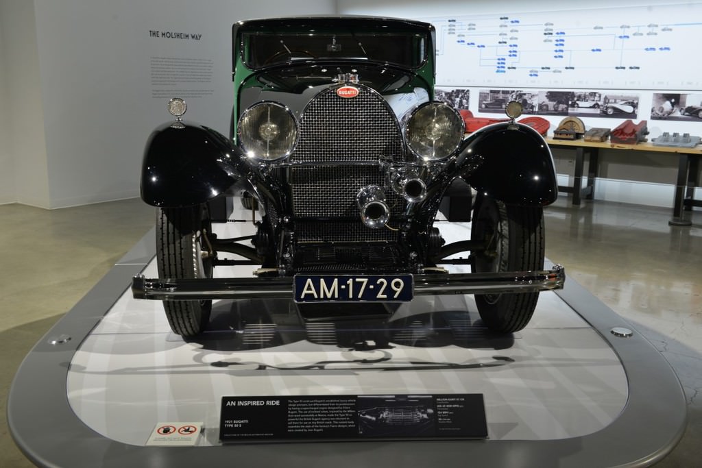 Bugatti otomobil sergisi Los Angeles'ta açıldı