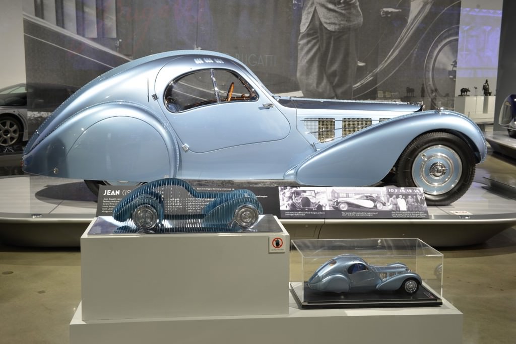 Bugatti otomobil sergisi Los Angeles'ta açıldı