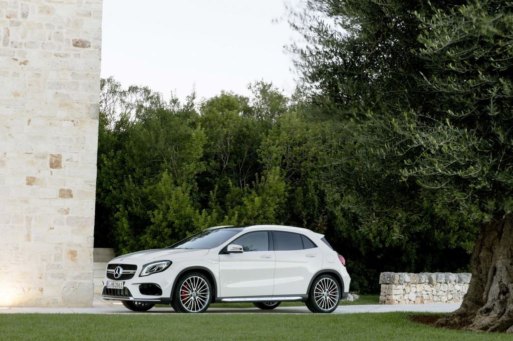 2017 Mercedes-Benz GLA ortaya çıktı