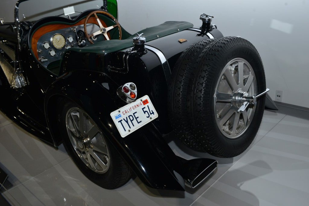 Bugatti otomobil sergisi Los Angeles'ta açıldı