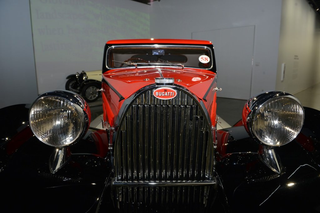 Bugatti otomobil sergisi Los Angeles'ta açıldı