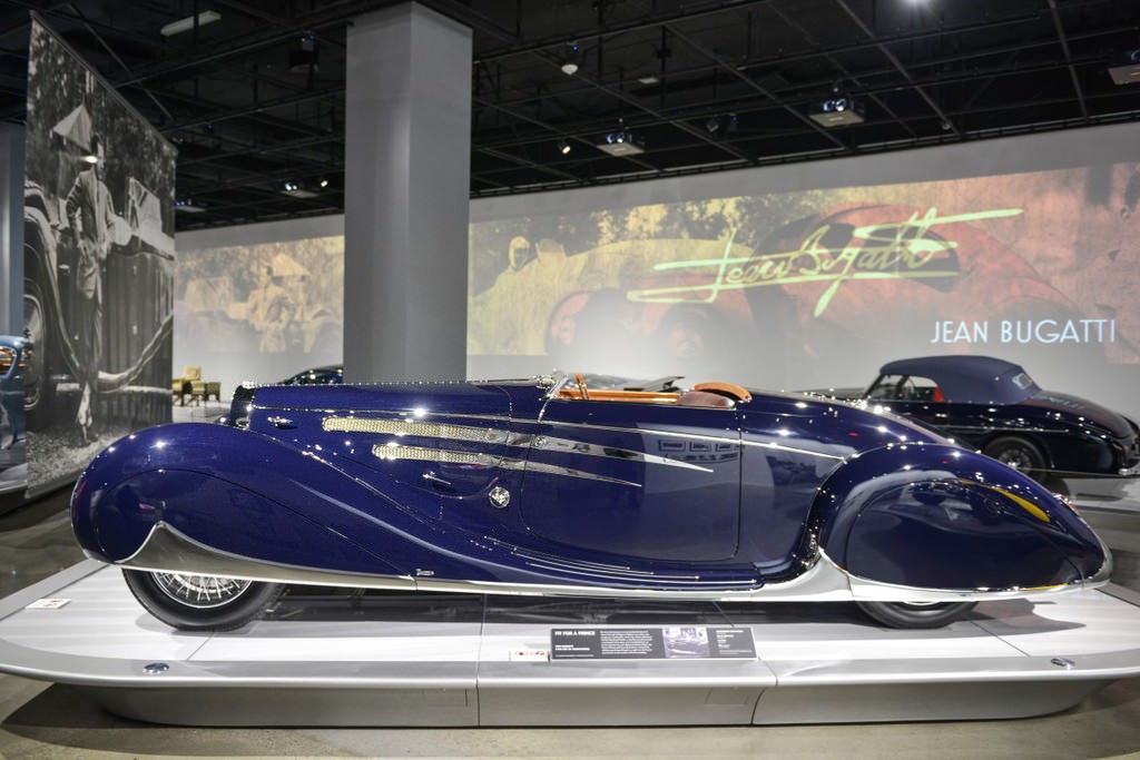 Bugatti otomobil sergisi Los Angeles'ta açıldı