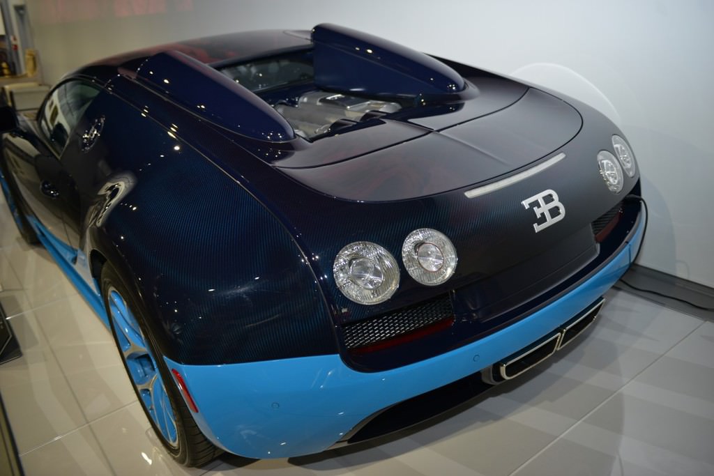 Bugatti otomobil sergisi Los Angeles'ta açıldı