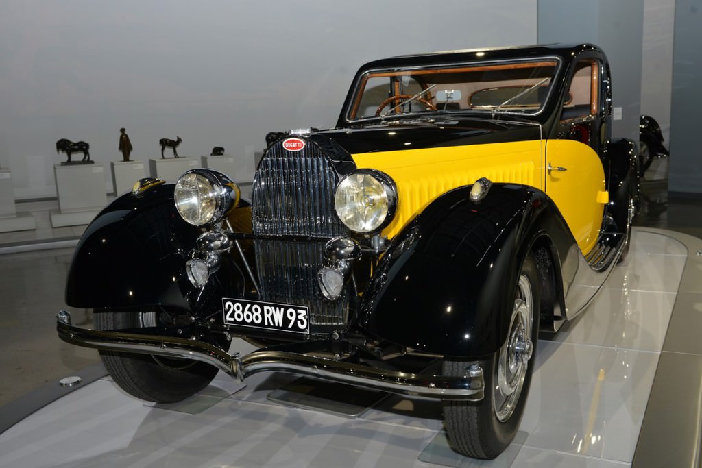 Bugatti otomobil sergisi Los Angeles'ta açıldı