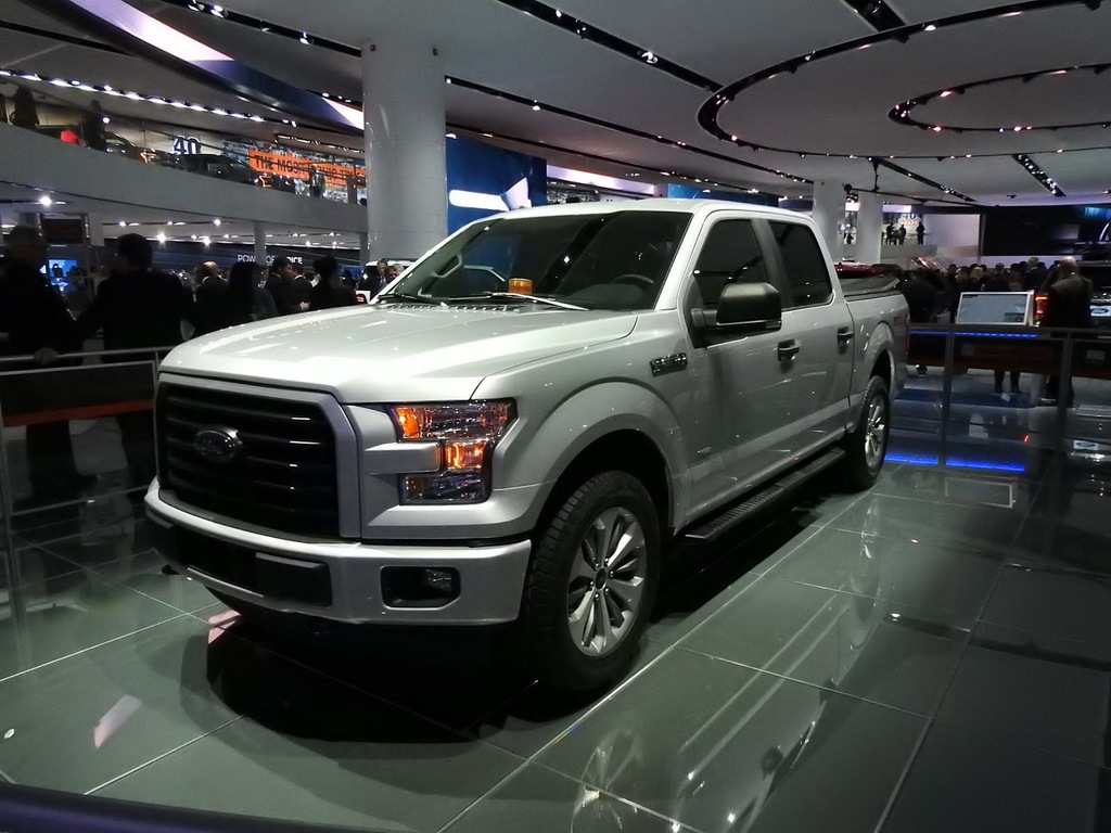 2017 Detroit Otomobil Fuarı’ndan görüntüler