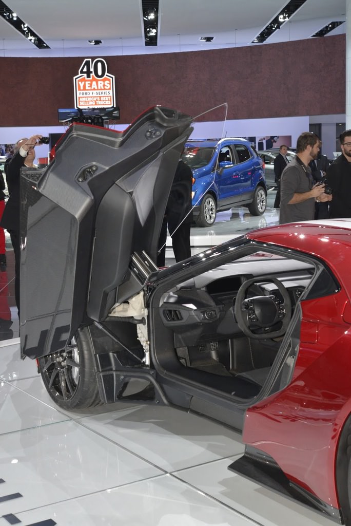 2017 Detroit Otomobil Fuarı’ndan görüntüler