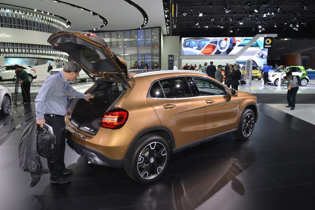 2017 Detroit Otomobil Fuarı’ndan görüntüler