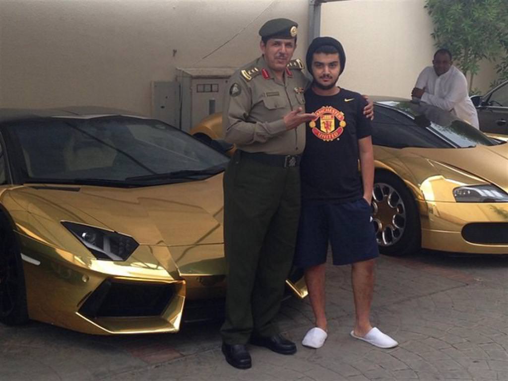 Suudi milyarderin altın kaplamalı otomobilleri