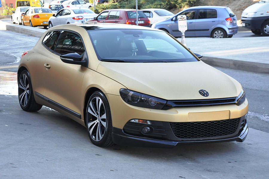 Suudi milyarderin altın kaplamalı otomobilleri