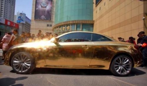 Suudi milyarderin altın kaplamalı otomobilleri